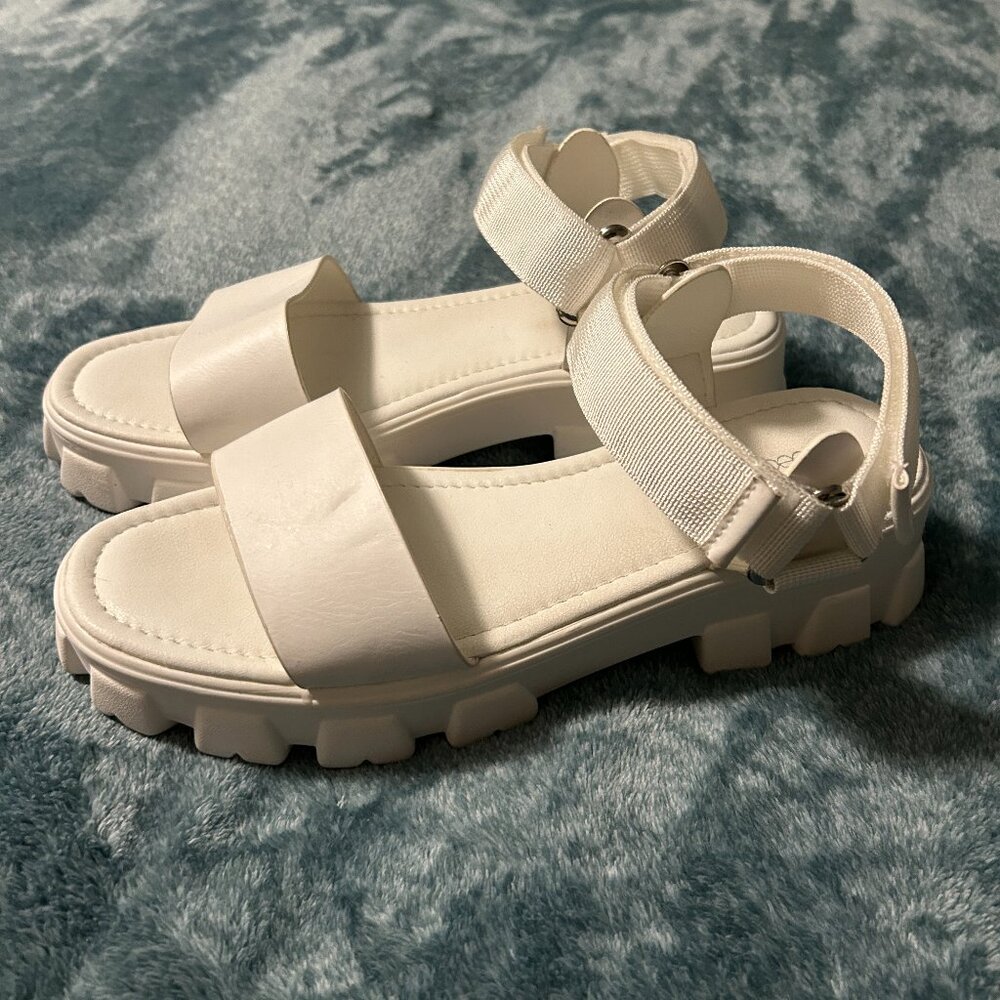 Riley White Lug Sole Sandals Women's Size 9